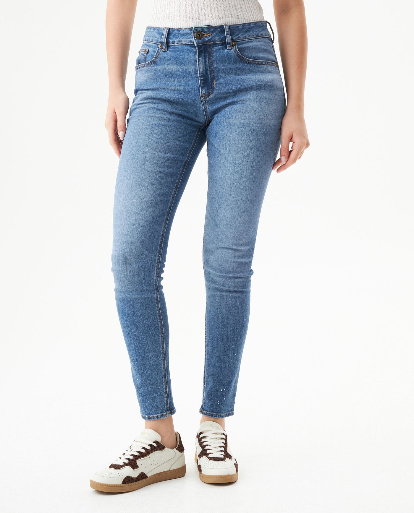 Women's Cosmo High Rise Medium Wash Jeans in Cotton-Polyester Blend, Boatyard - 2
