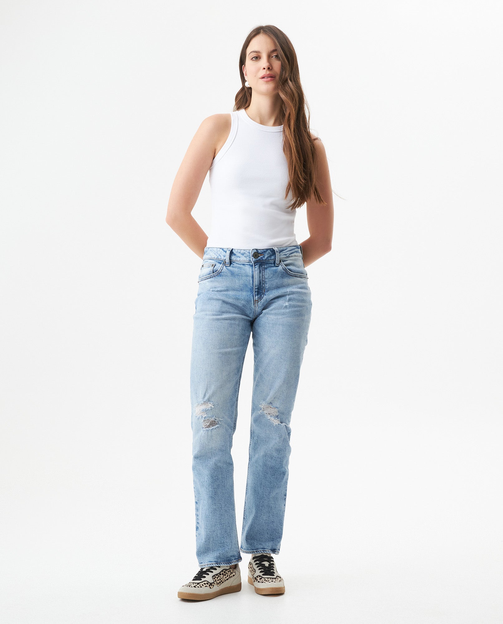 Women's Cosmo High Rise Light Wash Jeans in Cotton Stretch Blend, Navigate 439G013 - 3