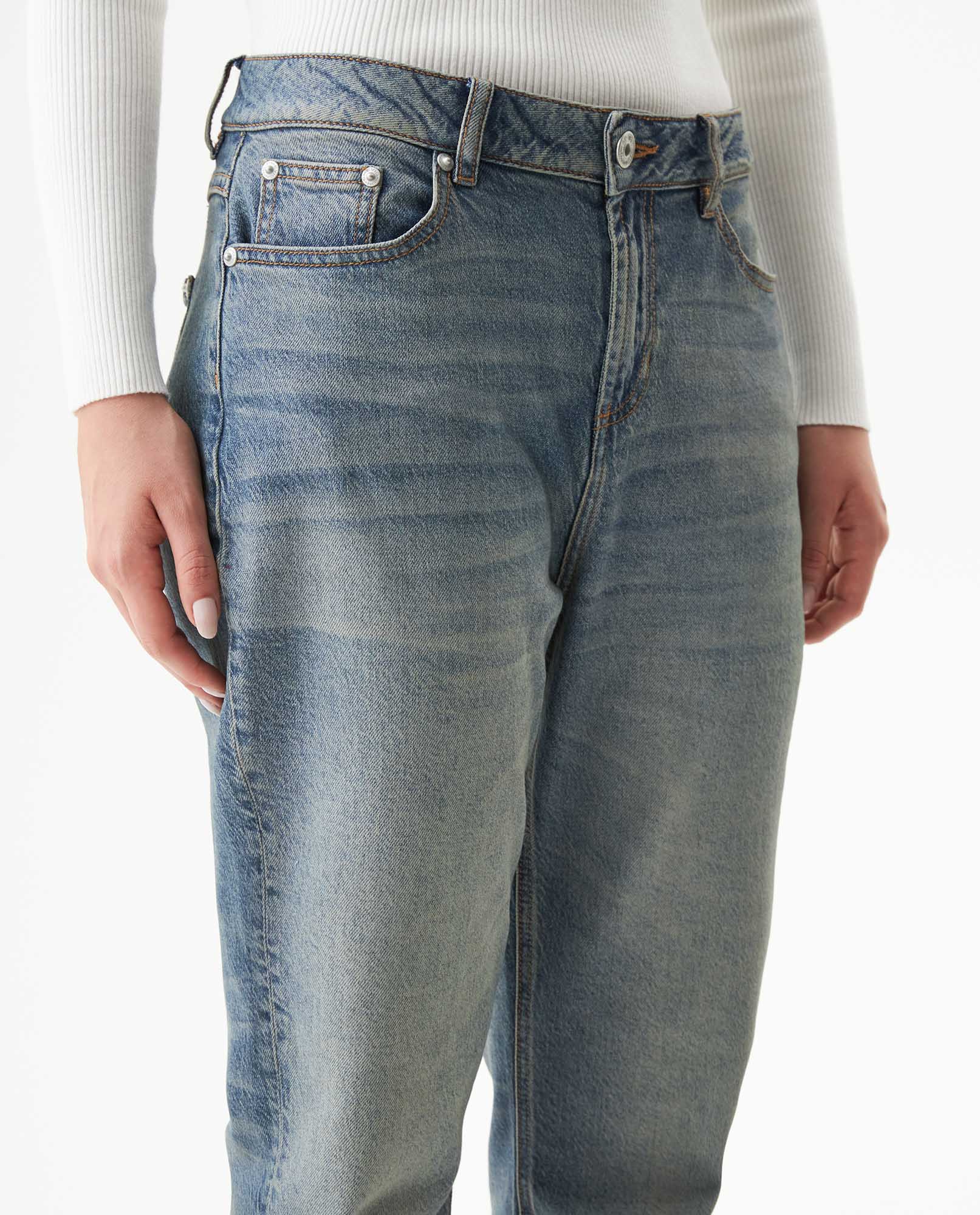 Women's Boy Fit Medium Rise Light Wash Jeans in Cotton-Tencel Blend, Nautical 439G028 - 4