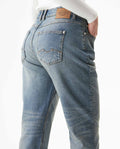 Women's Boy Fit Medium Rise Light Wash Jeans in Cotton-Tencel Blend, Nautical 439G028 - 6