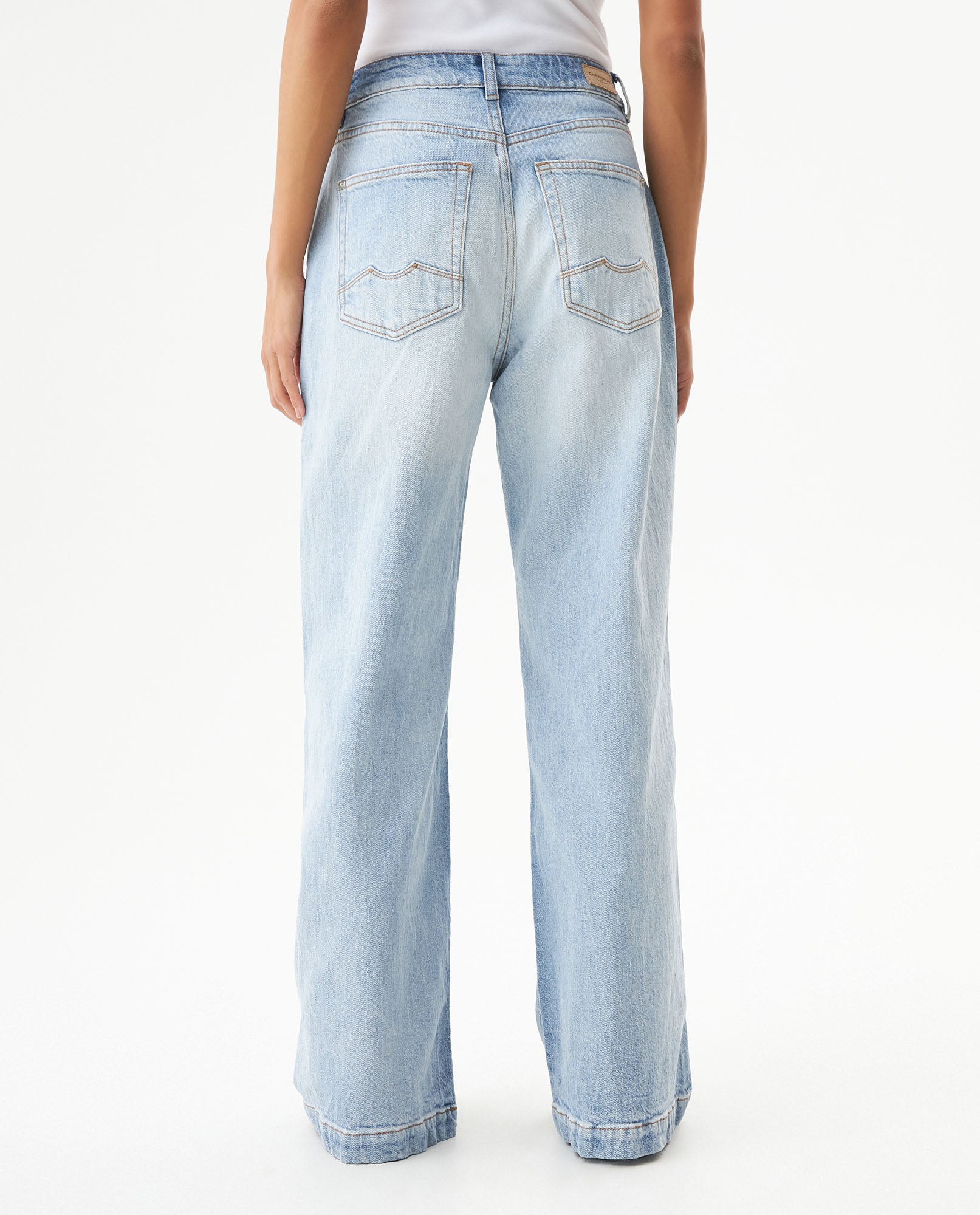 Women's Special Fit Wide Leg High Rise Light Wash Jeans in Cotton Stretch Blend, Midnight 439G042 - 5
