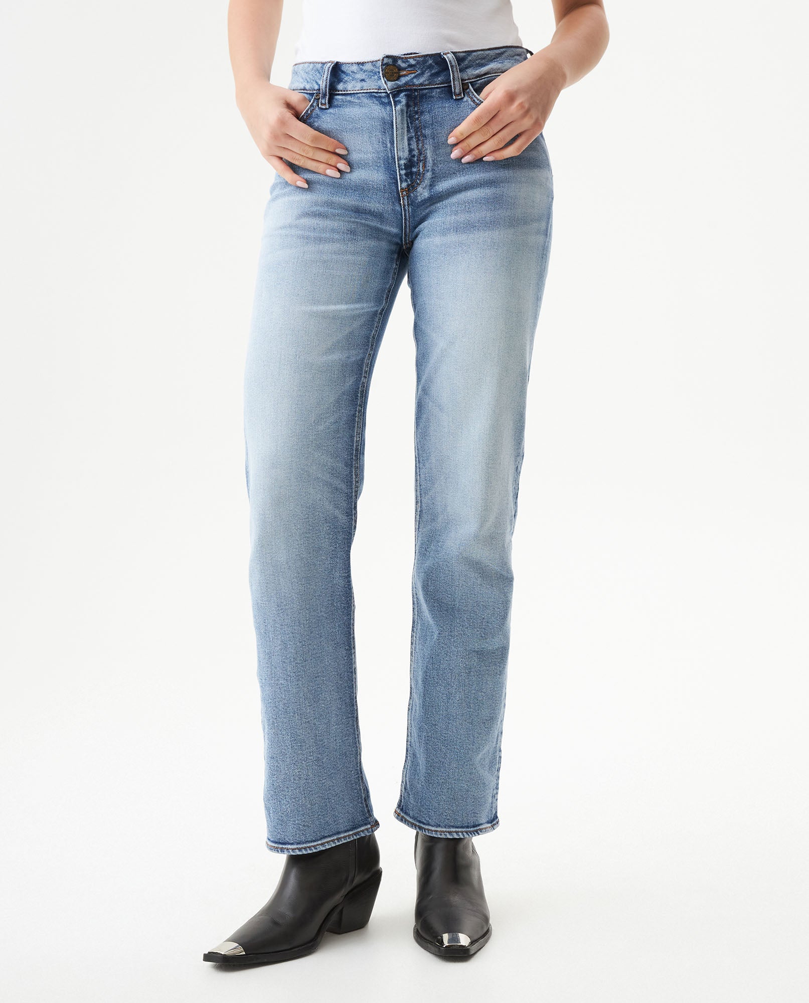 Women's Cosmo High Rise Medium Wash Jeans in Cotton-Polyester Stretch Blend, Moonlight 439G451 - 1