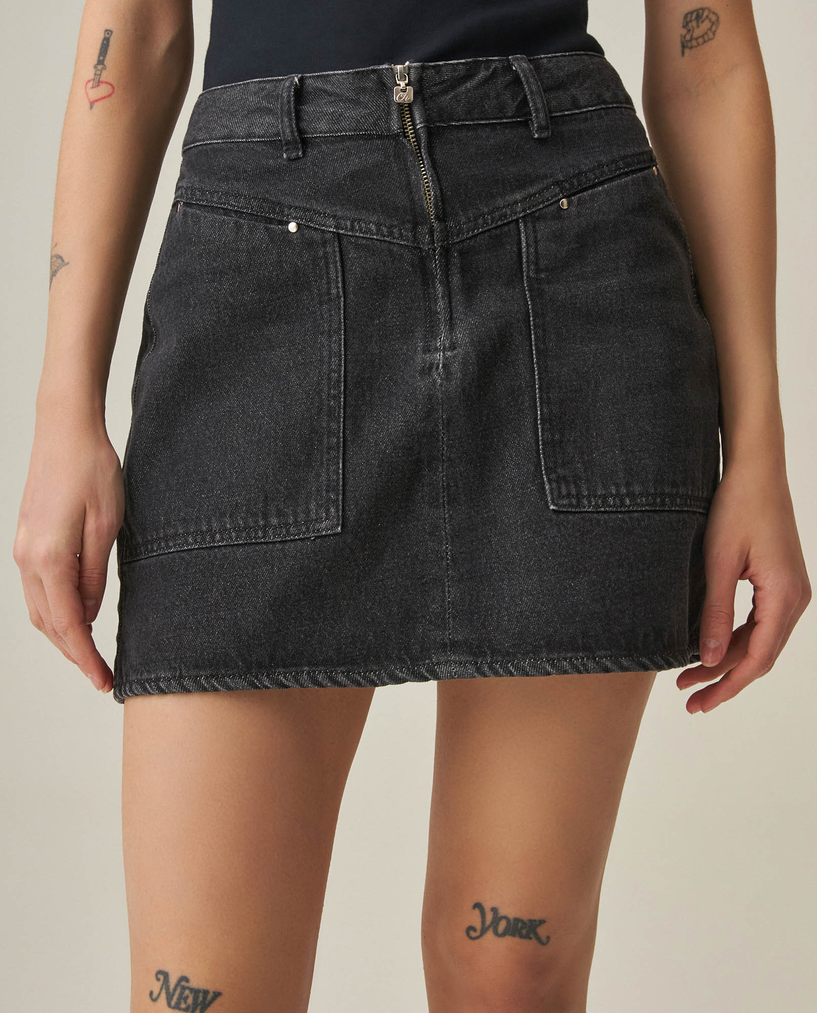 Women´s Short Denim Skirt - Black 63_442H001_NEG194004_0
