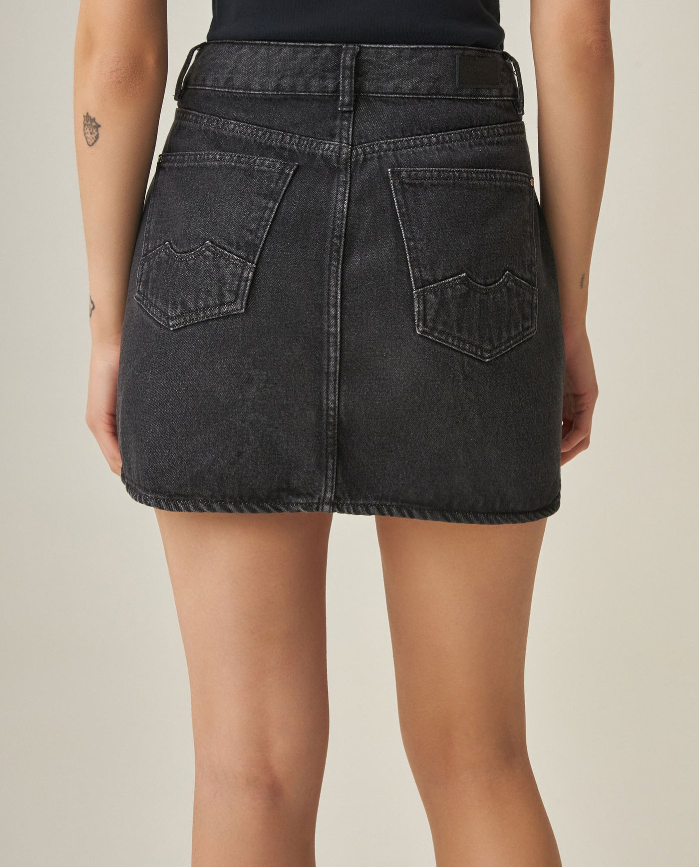 Women´s Short Denim Skirt - Black 63_442H001_NEG194004_6