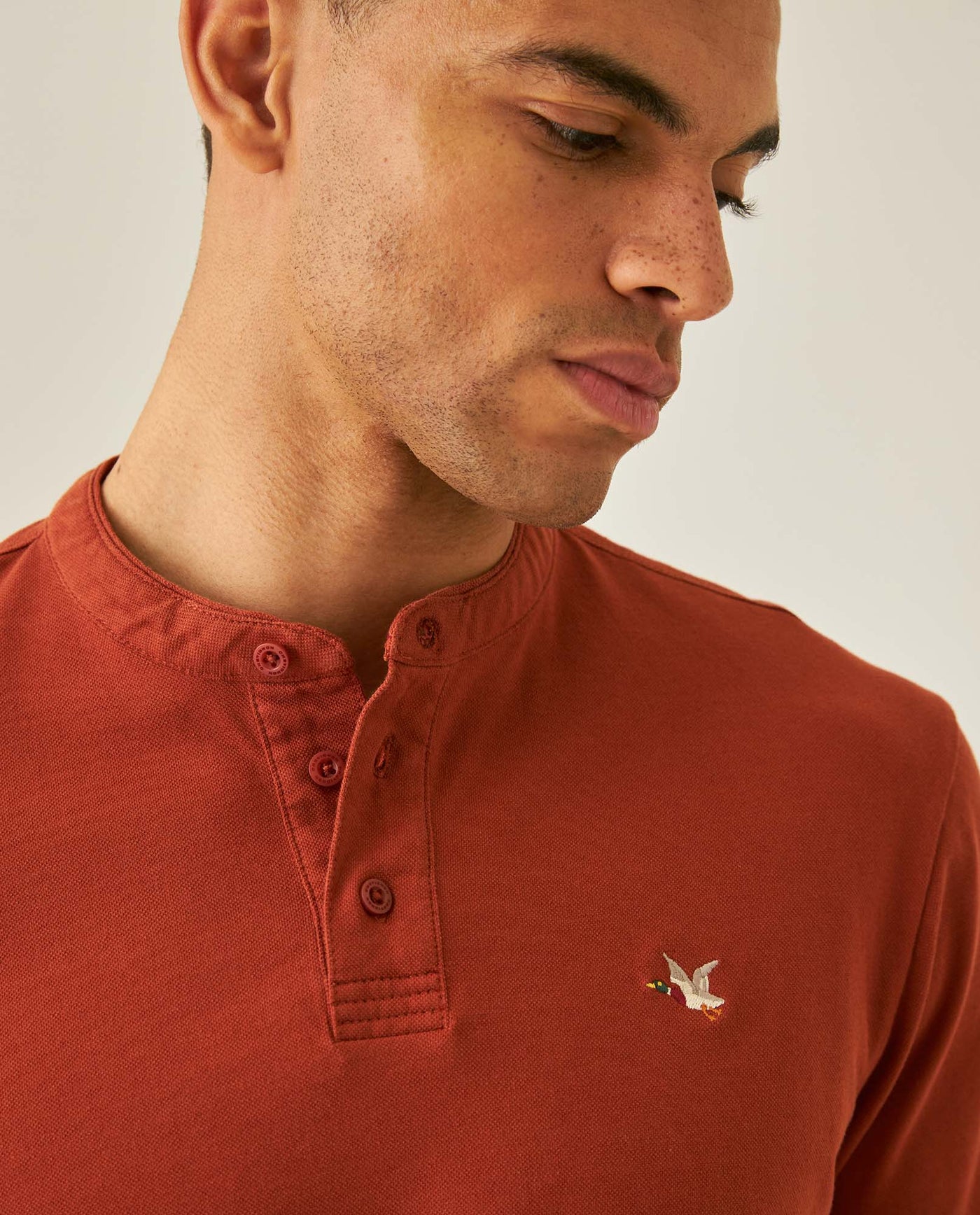 Mens Polo Slim Fit Mandarin Collar Sanforized Cotton Elastane Red Contrast Cuffs Side Vents - Brown 63_601H002_CAF191245_5