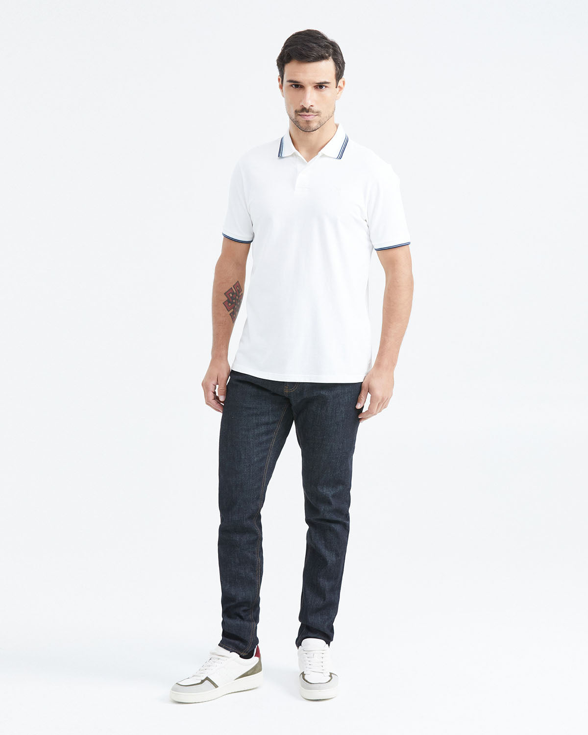 CLASSIC FIT CONTRAST STRIPES POLO