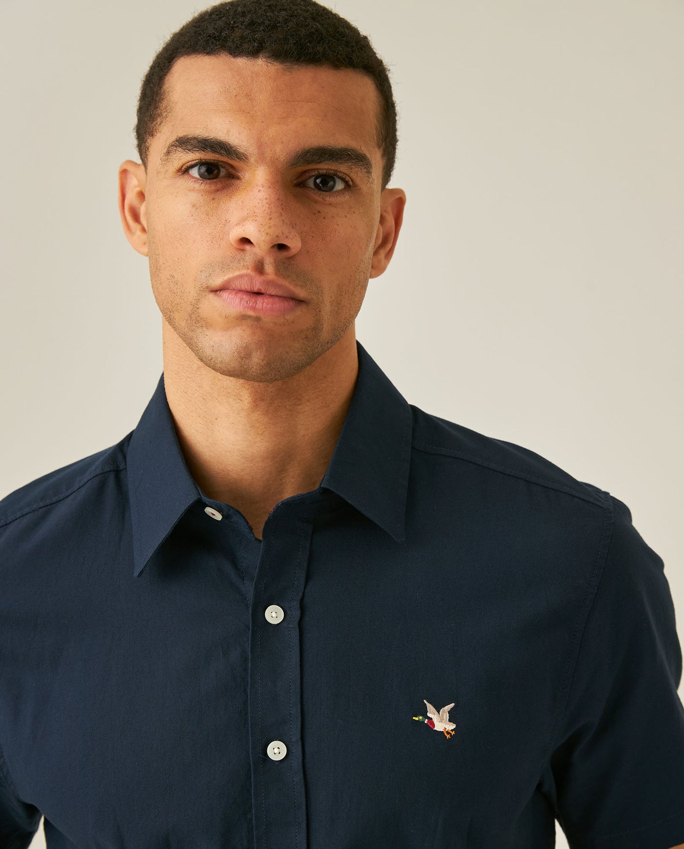 Mens Shirt Short Sleeve Slim Fit Oxford Cotton Vibrant Duck Raw Contrast Button Red Side Details - Blue 63_611H026_AZU193923_5