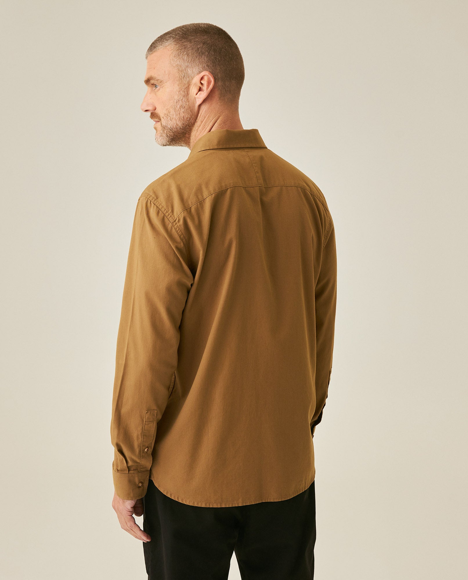 Mens Shirt Long Sleeve Regular Fit Cotton Twill Marked Diagonal Patch Pockets Flaps Hidden Snaps - Brown 63_611H035_CAF181018_6