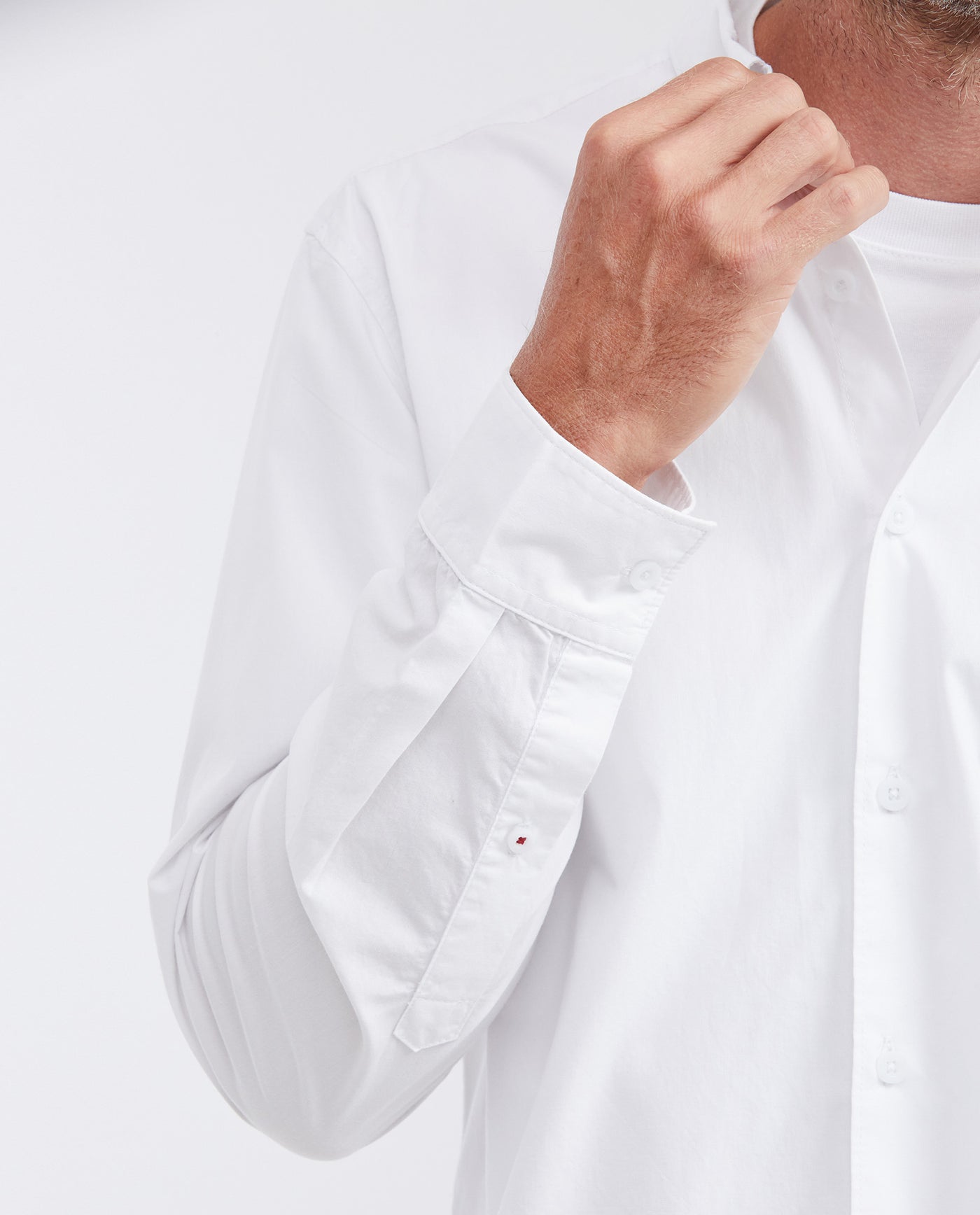 Men's Classic Fit Moisture-Wicking Cotton Button-Down Shirt - 4