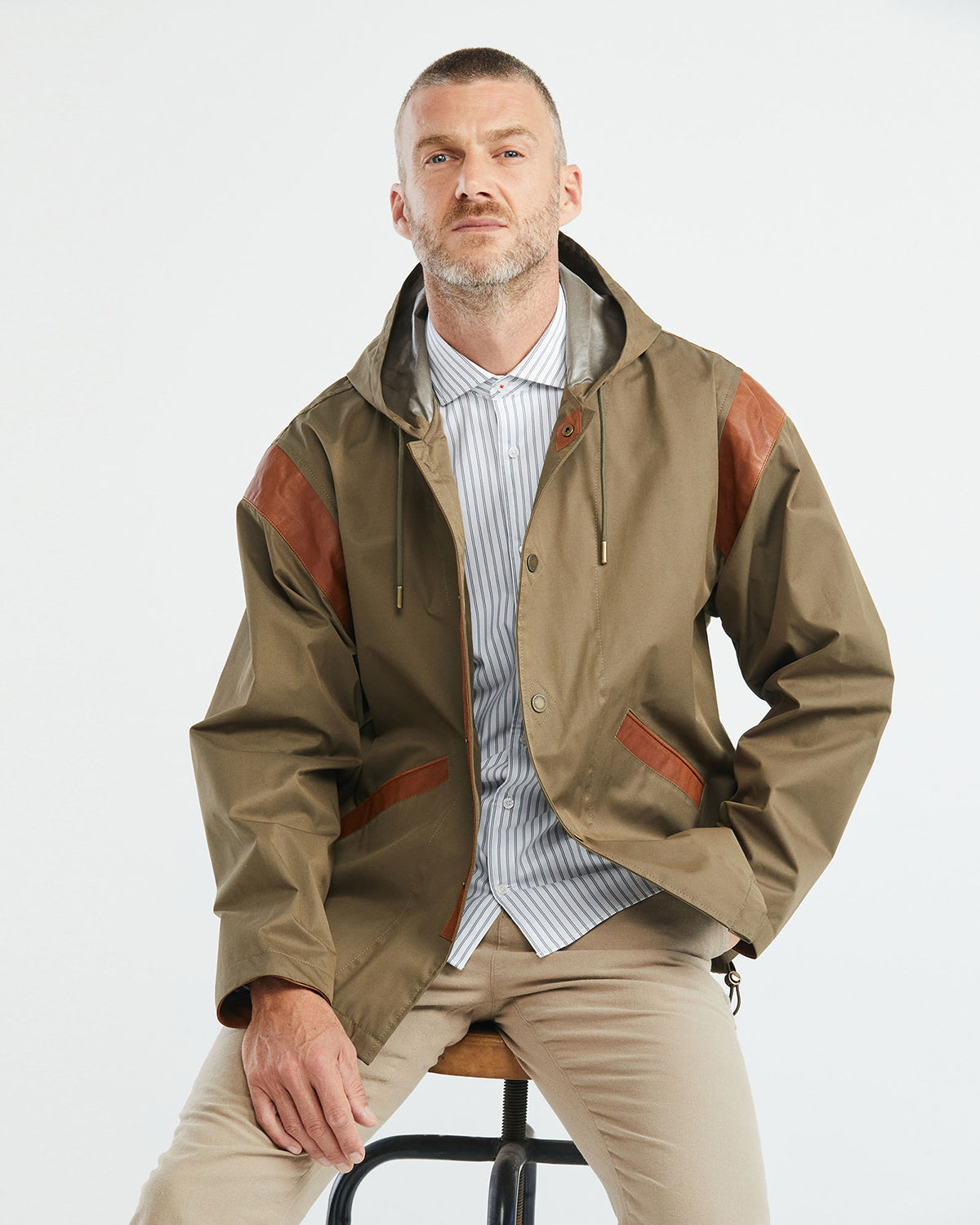 WATER RESISTANT HOODED PARKA IN GREEN