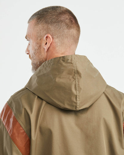 WATER RESISTANT HOODED PARKA IN GREEN