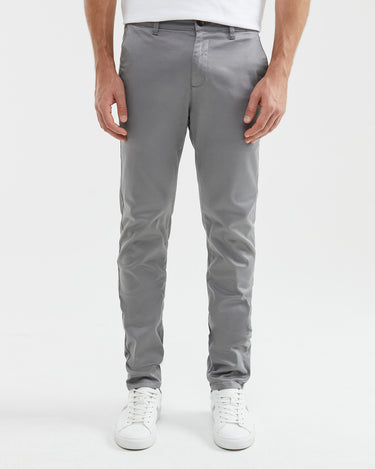 CHINOS COUPE REGULIÈRE EN GRIS