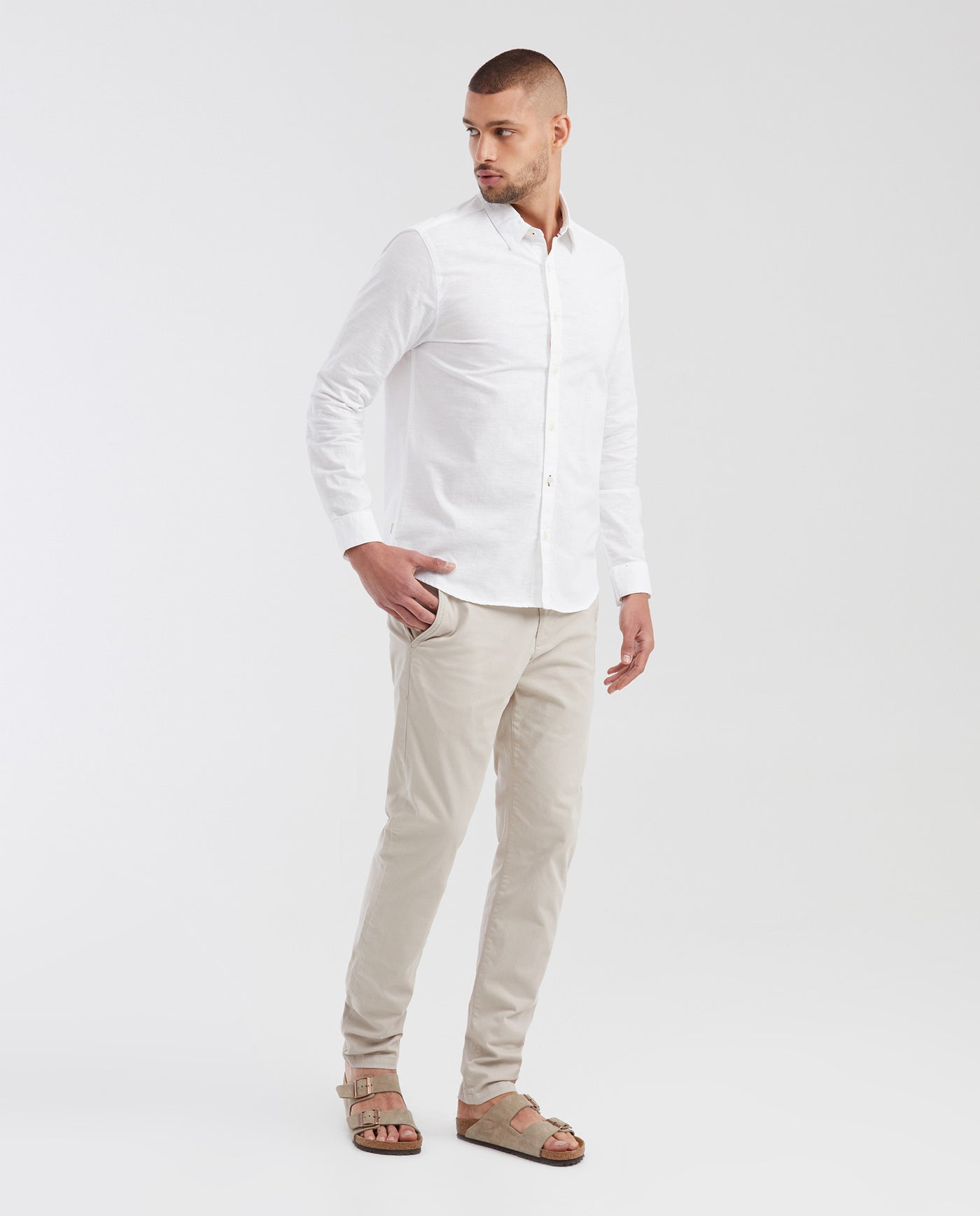 Pantalón Tipo Chino Regular Fit Boot Cut para Hombre - Beige 63_632G000_BEI156307_3