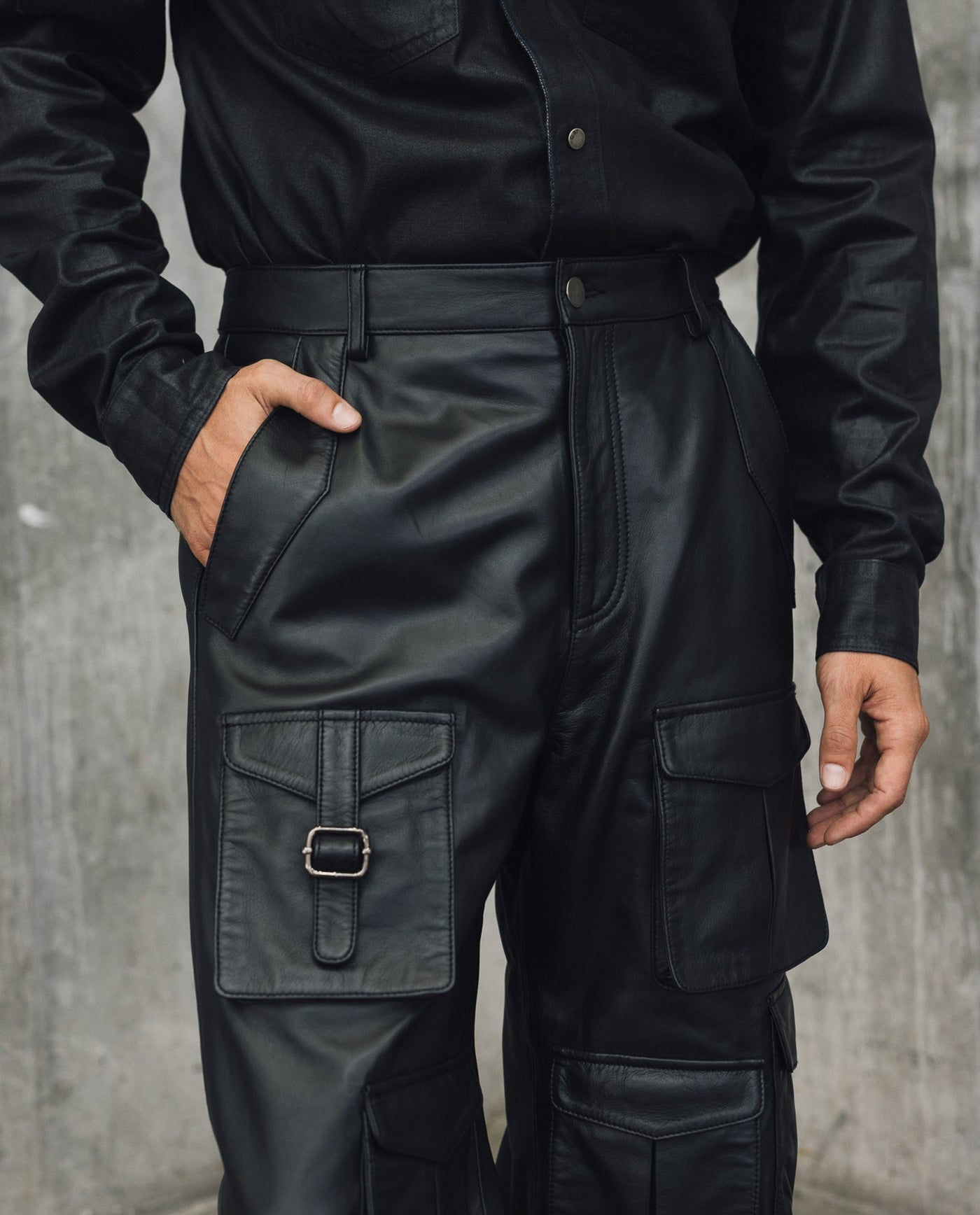 Mens Lambskin Leather Seven-Pocket Cargo Pants - Special Collection - Black 63_637H500_NEG194007_4