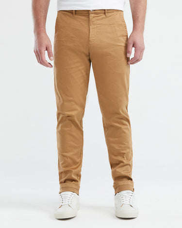 CHINOS COUPE REGULIÈRE BRUN