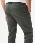Pantalón Rocket para Hombre - Gray 63_639G000_GRI180000_7
