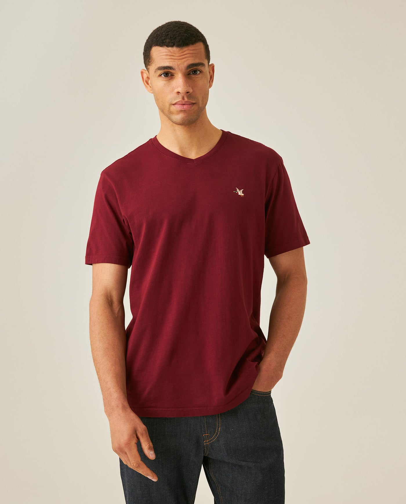 Mens T-Shirt Slim Fit Short Sleeve V-Neck Cotton Vibrant Embroidered Duck Heart Point - Red 63_641H000_ROJ191522_0