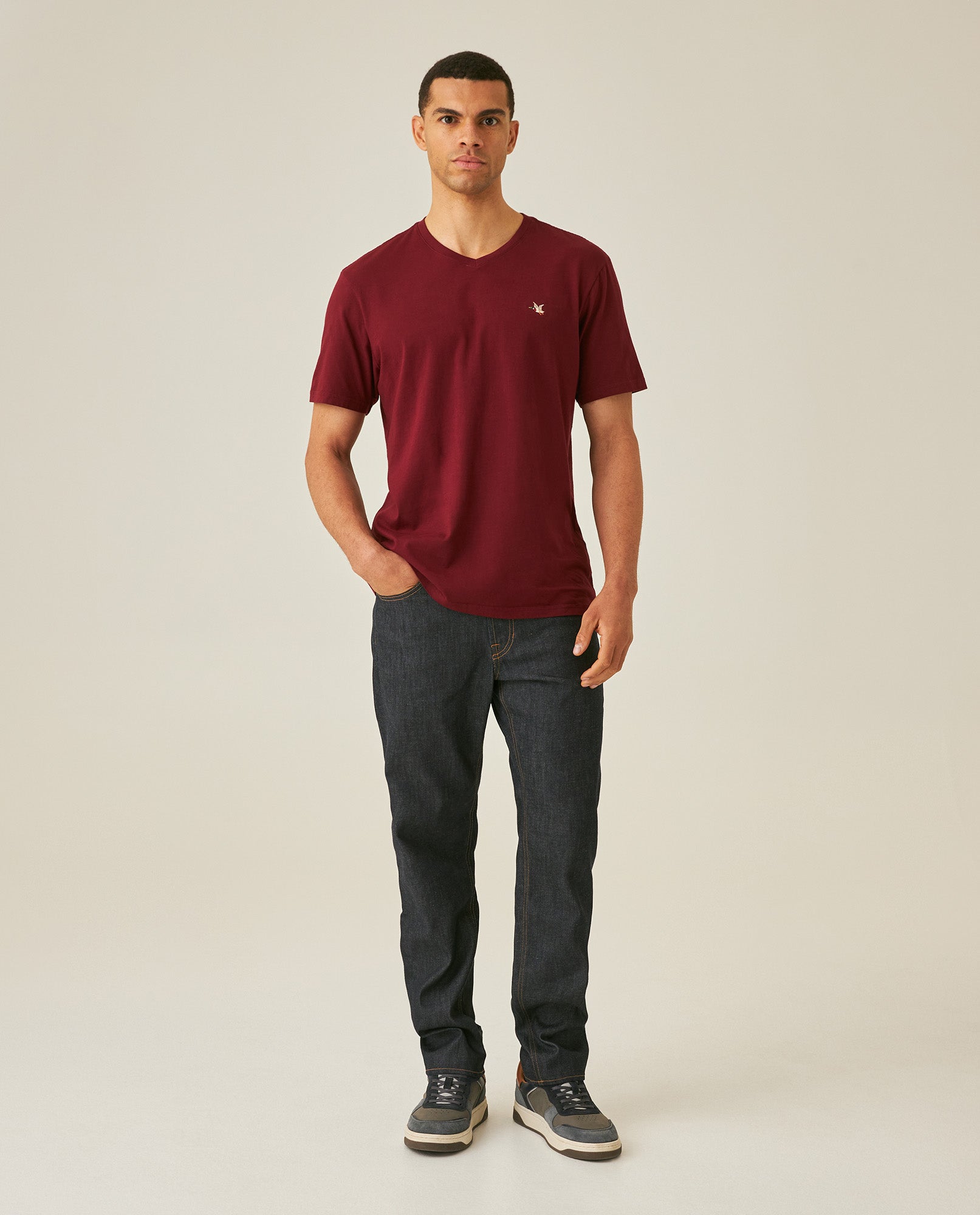 Mens T-Shirt Slim Fit Short Sleeve V-Neck Cotton Vibrant Embroidered Duck Heart Point - Red 63_641H000_ROJ191522_4