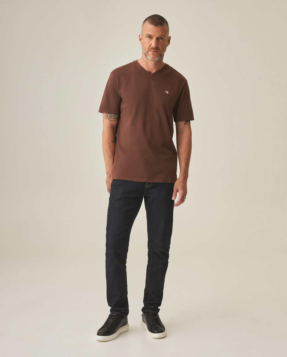 Men´s Slim V-Neck T-shirt - Brown 63_642H000_CAF190916_3