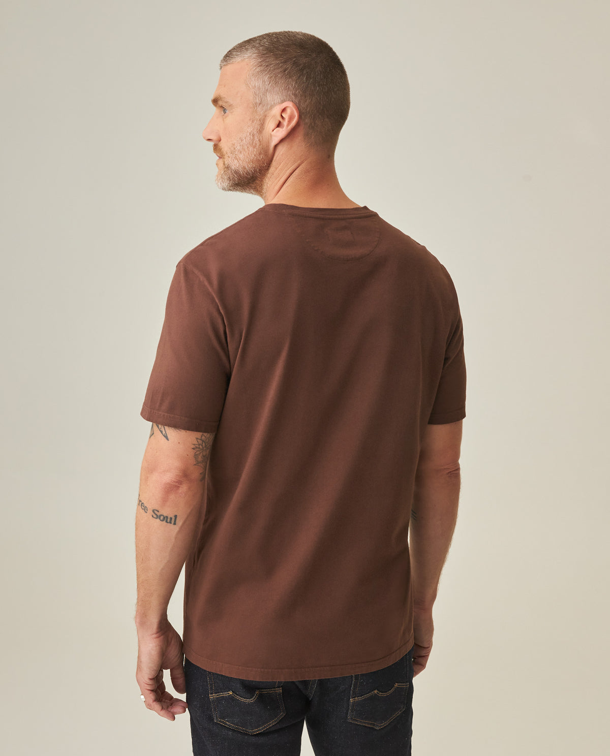 Men´s Slim V-Neck T-shirt - Brown 63_642H000_CAF190916_6
