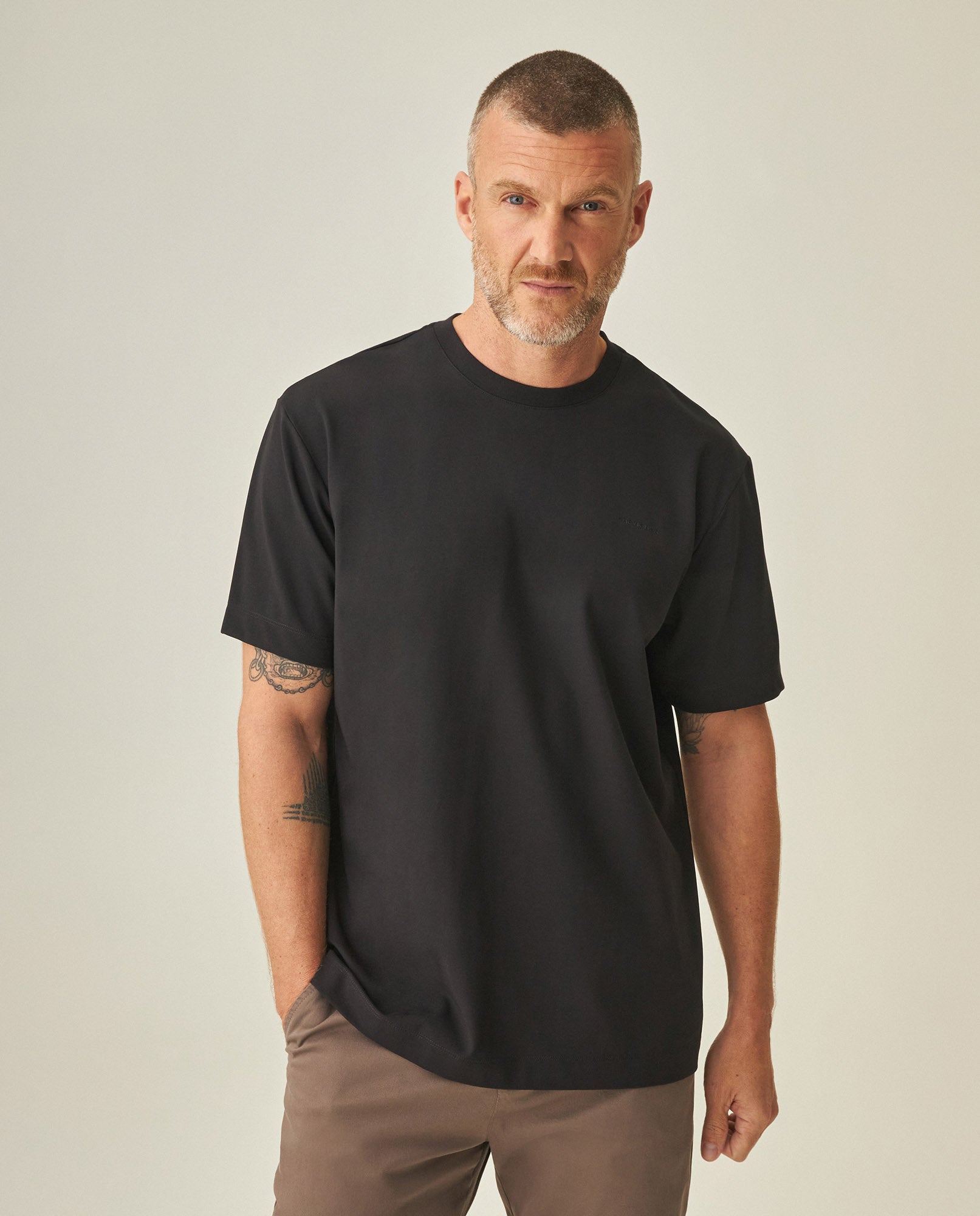 Men´s Regular Fit T-Shirt - Black 63_642H014_NEG194003_0
