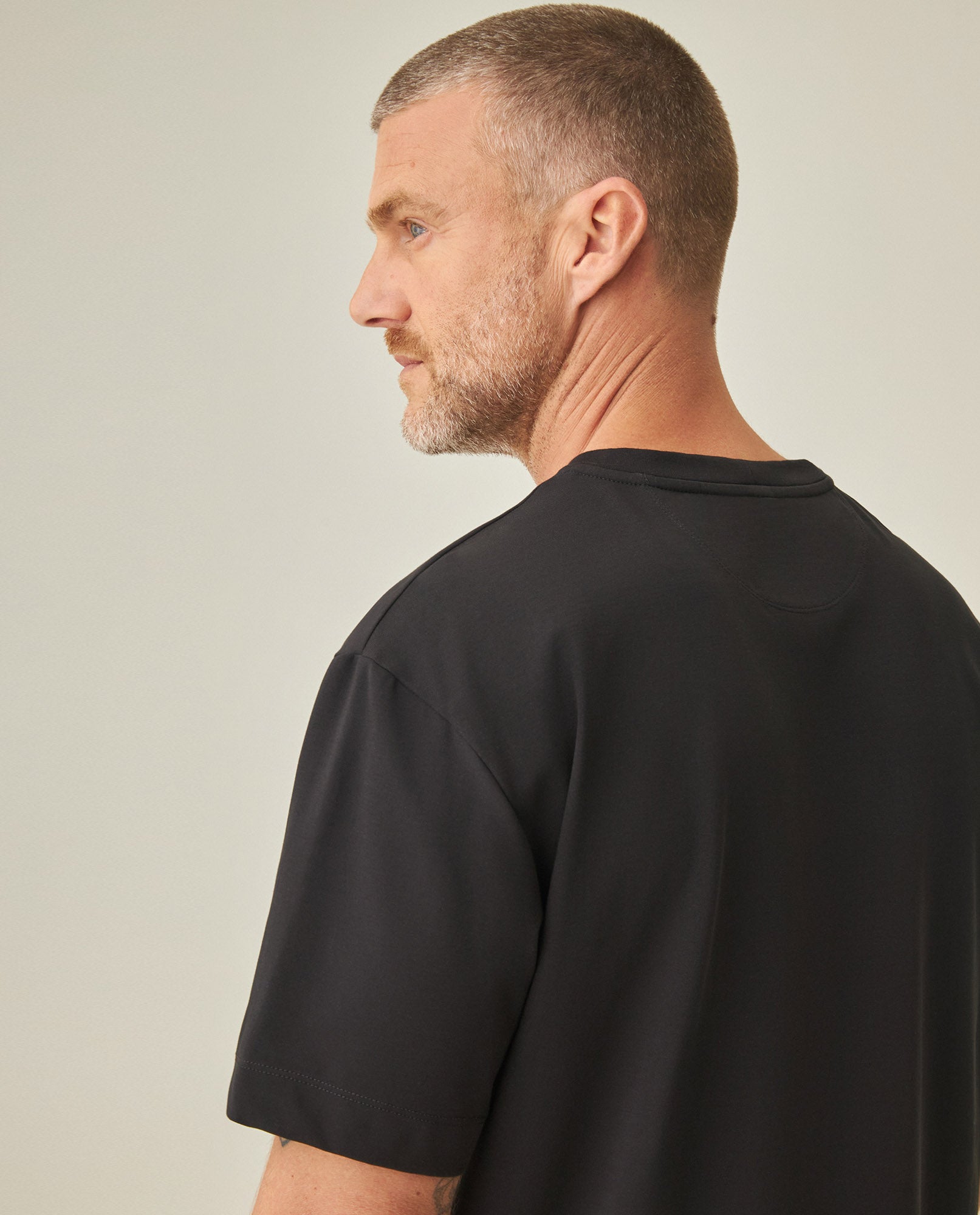 Men´s Regular Fit T-Shirt - Black 63_642H014_NEG194003_7