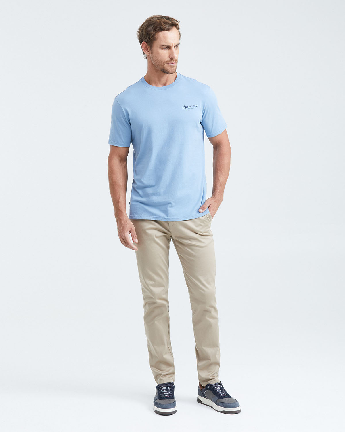 CLASSIC FIT SMALL GRAPHIC T-SHIRT IN LIGHT BLUE