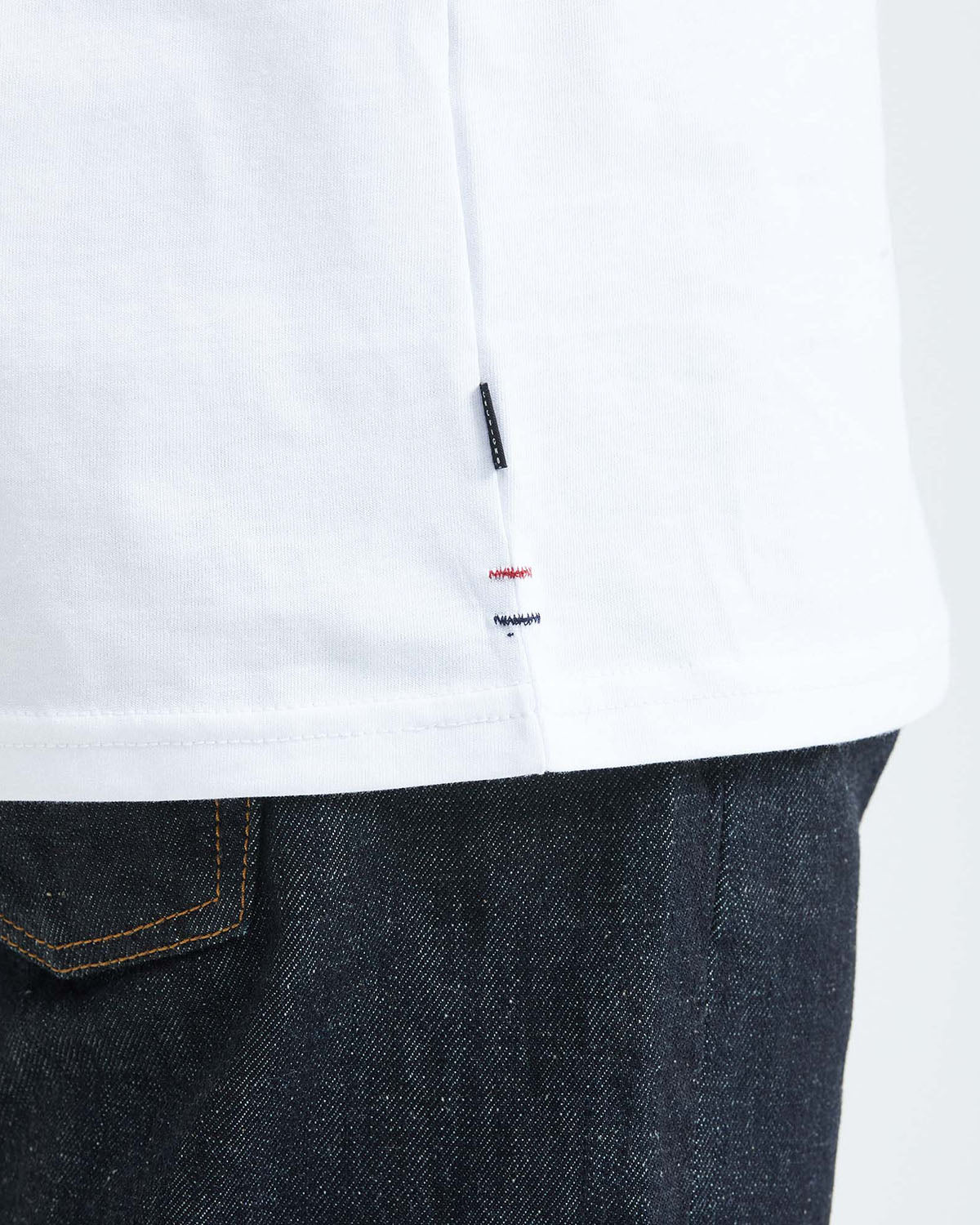 CLASSIC FIT T-SHIRT GRAPHIC DUCK IN WHITE