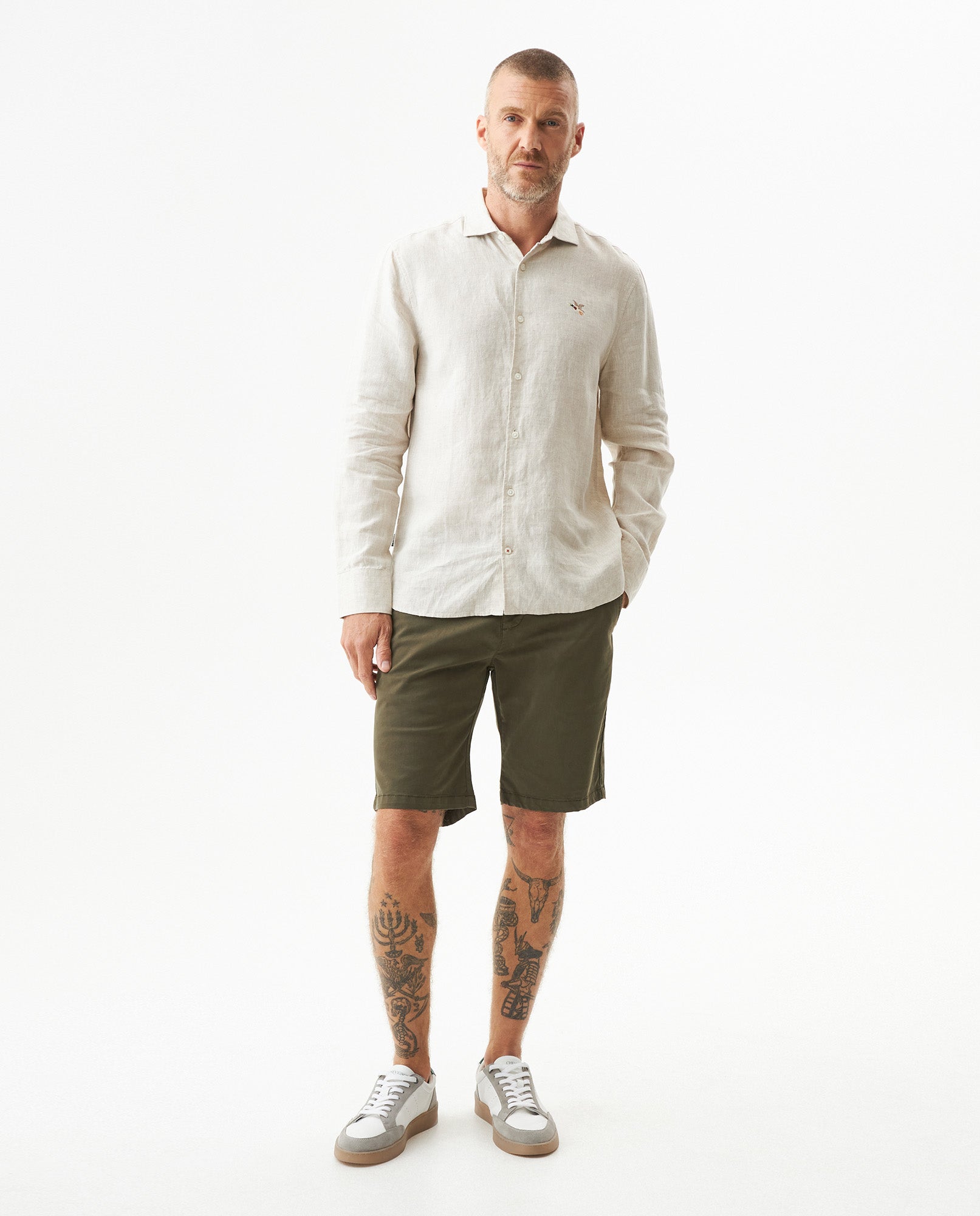 Men's Chino Mid Rise Shorts in Cotton-Tencel Blend, Journey - 3