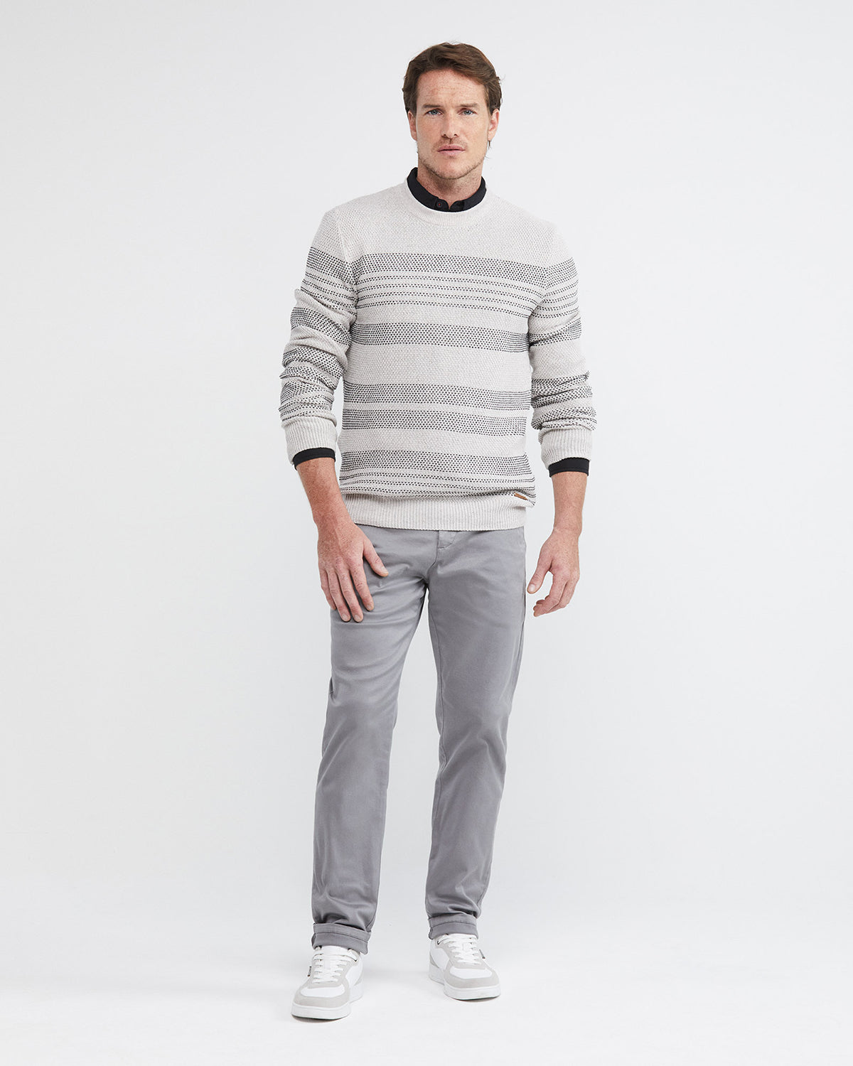 WHITE & GRAY STRIPED CREW NECK KNIT SWEATER
