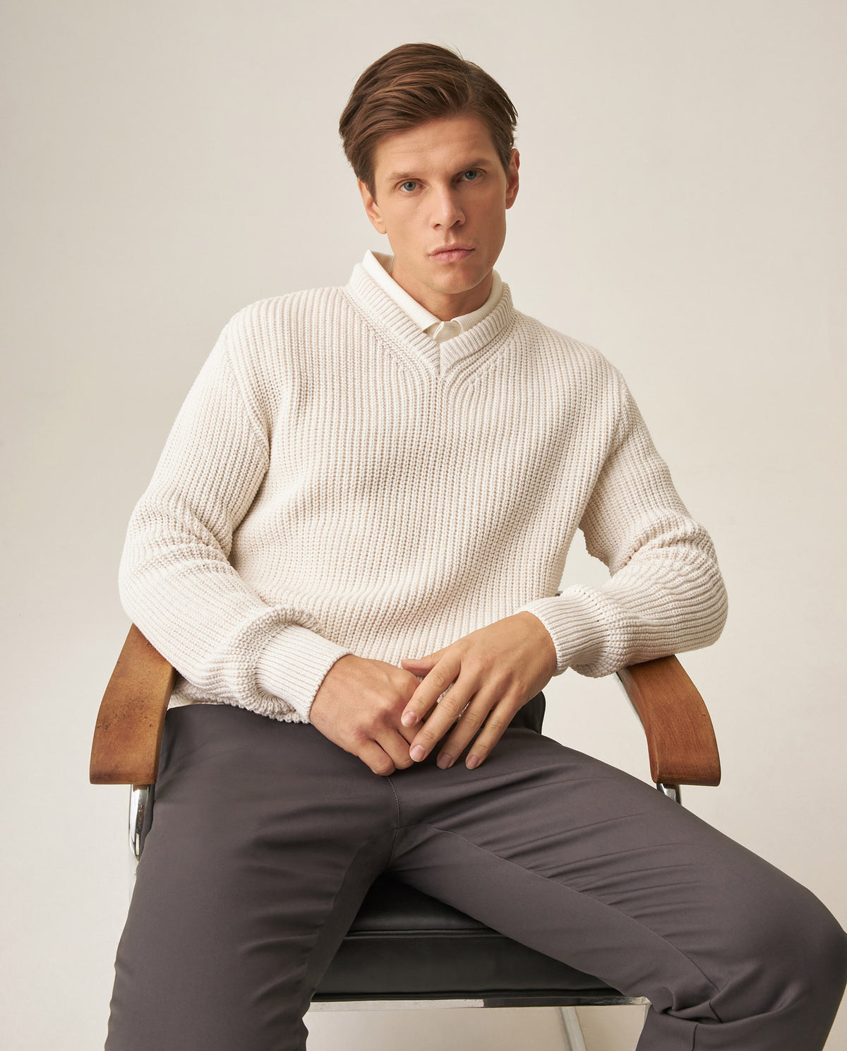 Men´s Oversize V-Neck Sweater - Raw 63_699H003_CRU121006_0