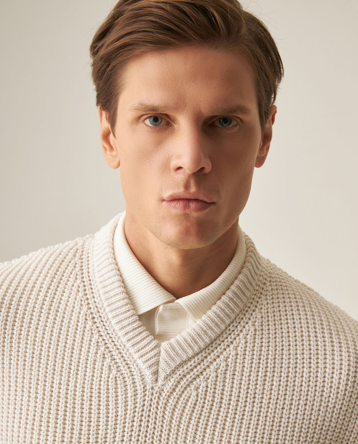 Men´s Oversize V-Neck Sweater - Raw 63_699H003_CRU121006_4