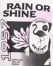 FLAMINGOS GRAPHIC TEE