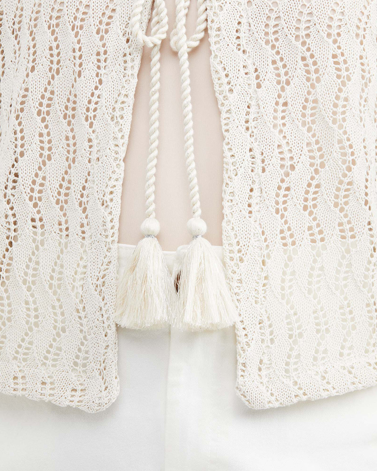 EMBROIDERY KNOTTED TOP