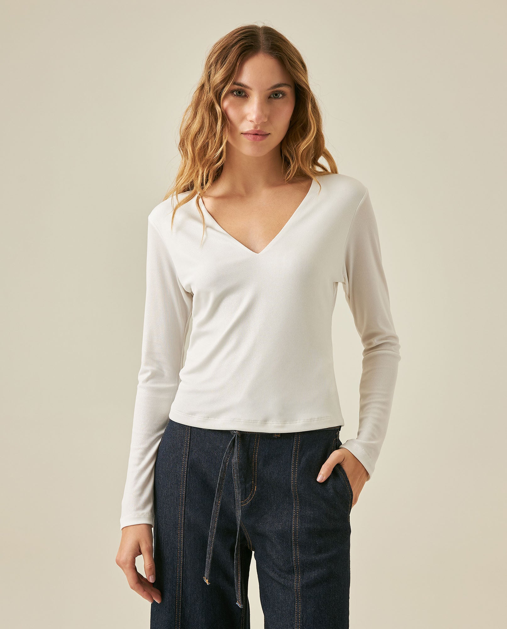 Womens T-Shirt Fitted V-Neck Long Sleeve Polyester Blend Silver Lurex - White 63_701H015_BLA110601_0