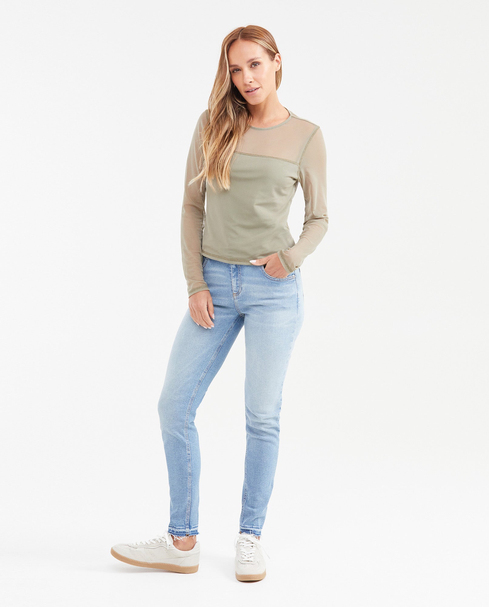 Women's Fitted Long Sleeve Semi-Sheer Mesh Top with Cotton Lining in Polyester-Elastane 63_702G024_VER180521_3