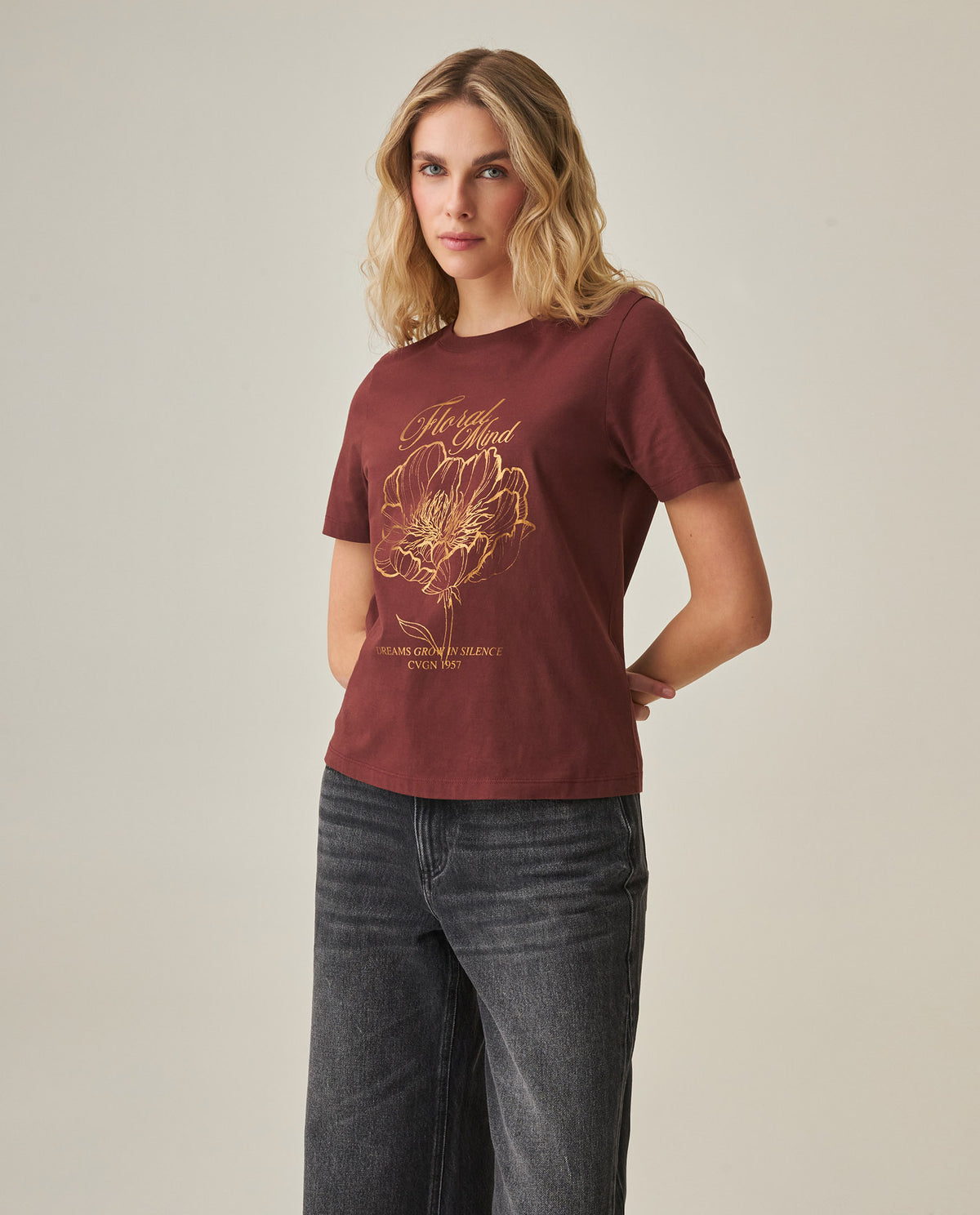 Women´s Slim Fit T-Shirt - Brown 63_702H019_CAF191321_3