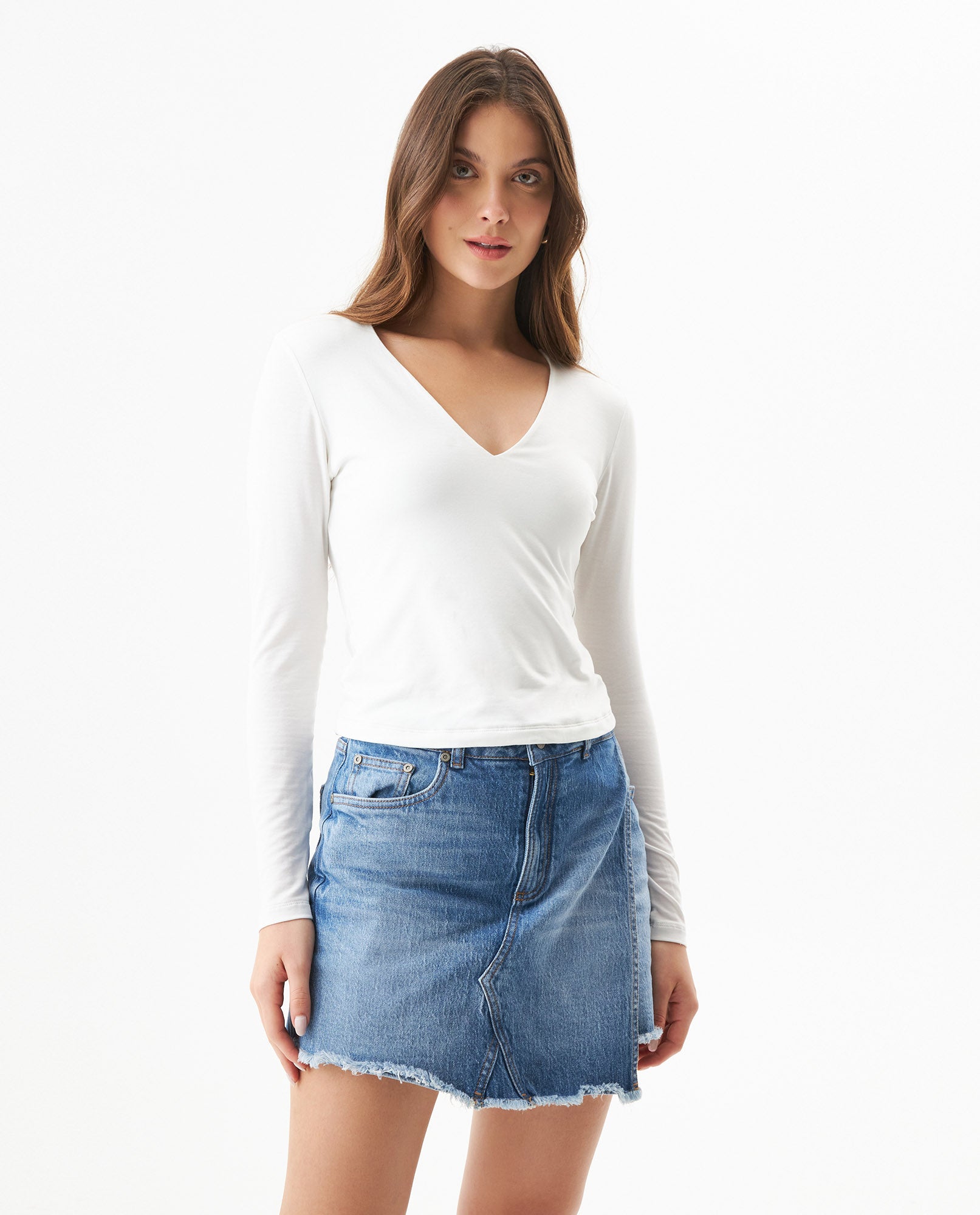 Women's Button Cuff V-Neck Long Sleeve T-shirt in Lyocell-Stretch Fabric 709G051 - 1