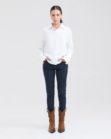 ESSENTIAL SHIRT IN WHITE
