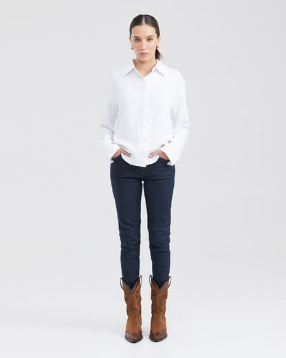 ESSENTIAL SHIRT IN WHITE
