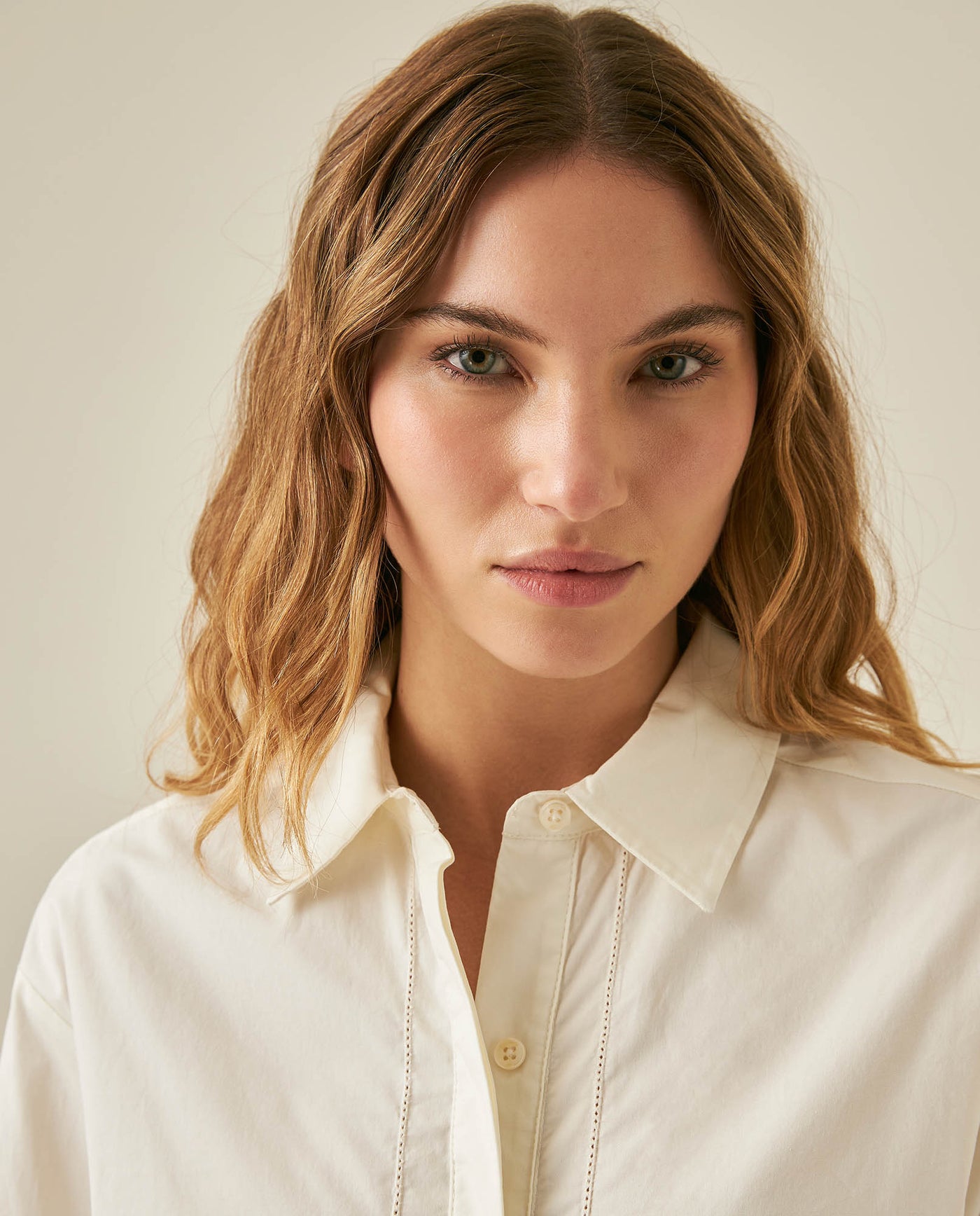 Womens Shirt Poplin Straight Silhouette Cotton–Elastane Hidden Button Placket - Raw 63_711H000_CRU114302_5