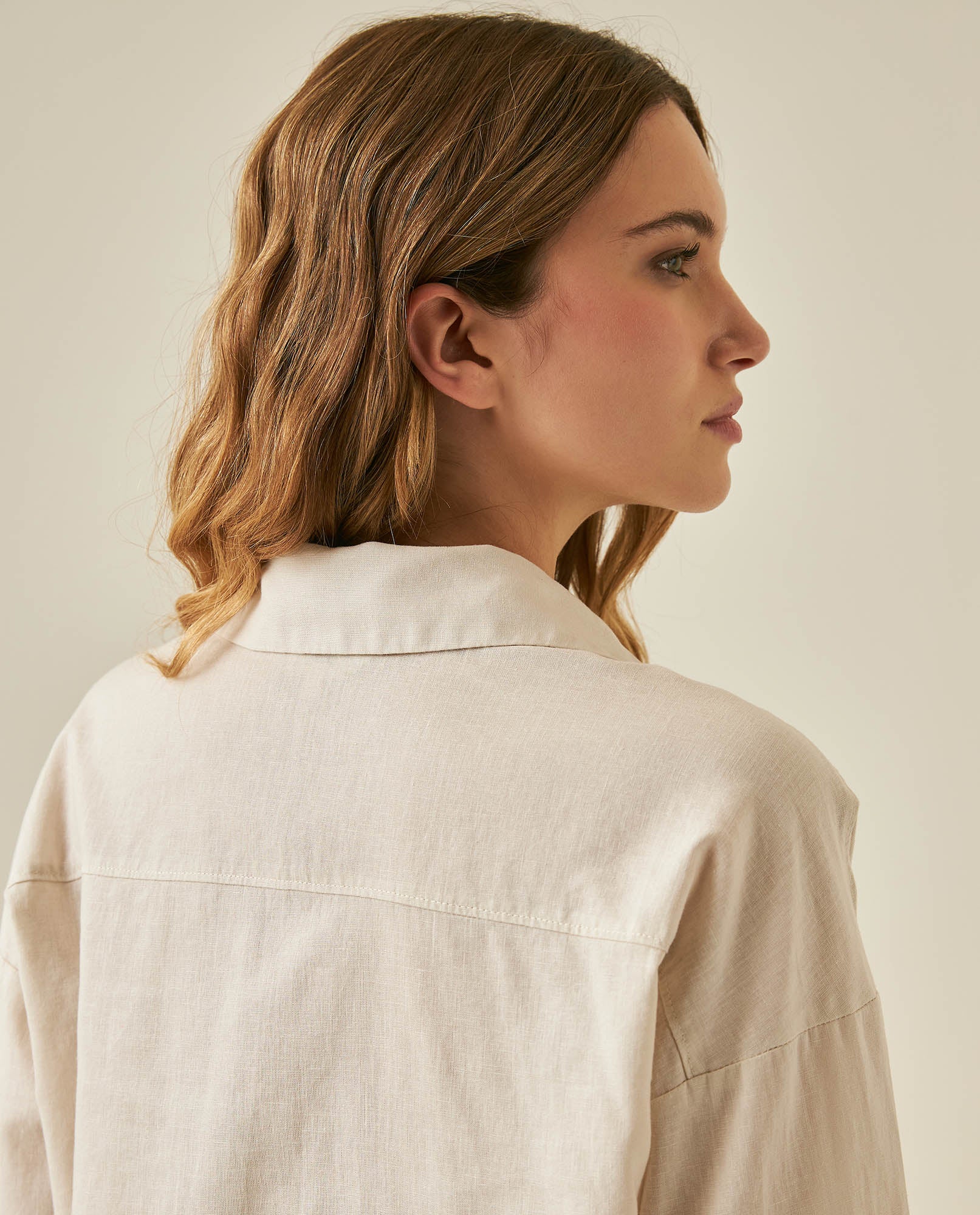 Womens Shirt Linen Straight Silhouette Linen–Cotton Blend V-Neckline Dropped Shoulder - Beige 63_711H001_BEI140002_7