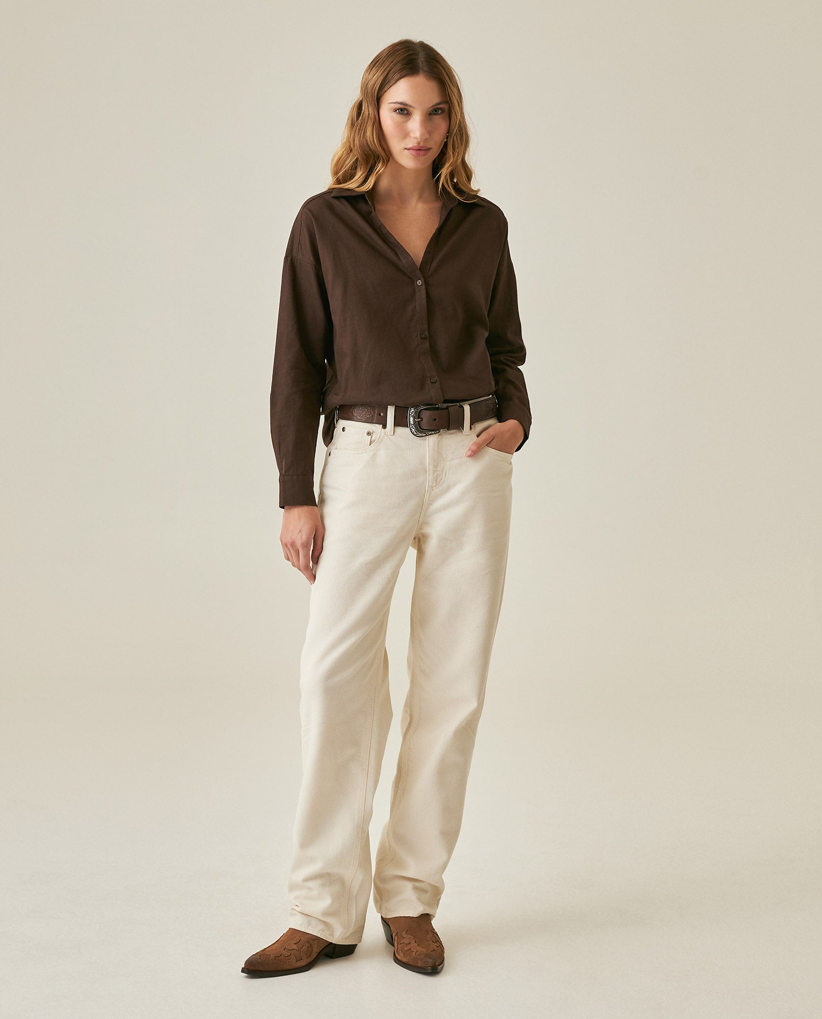 Womens Shirt Linen Straight Silhouette Linen–Cotton Blend V-Neckline Dropped Shoulder - Brown 63_711H001_CAF191016_4