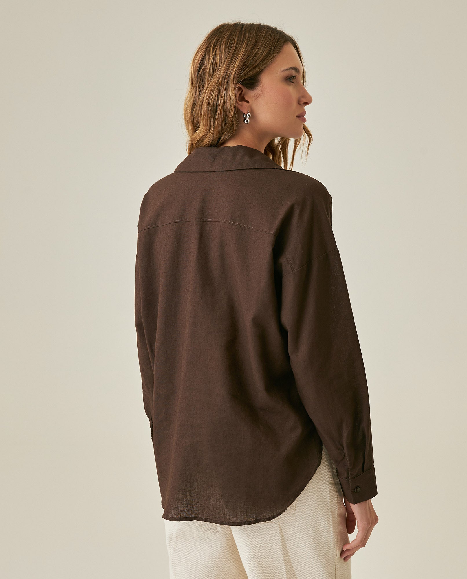 Womens Shirt Linen Straight Silhouette Linen–Cotton Blend V-Neckline Dropped Shoulder - Brown 63_711H001_CAF191016_6