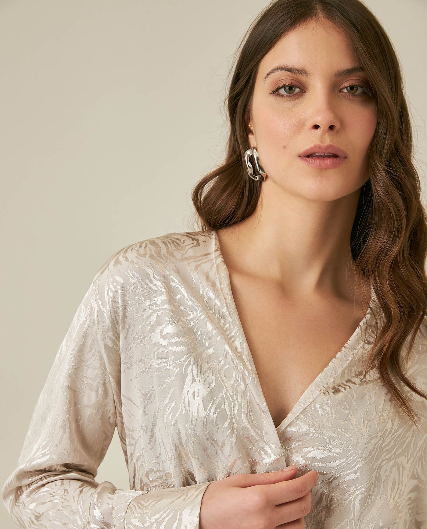 Womens Blouse Semi-Wide Silhouette Viscose–Rayon Jacquard Sheen - Beige 63_711H015_BEI140002_5