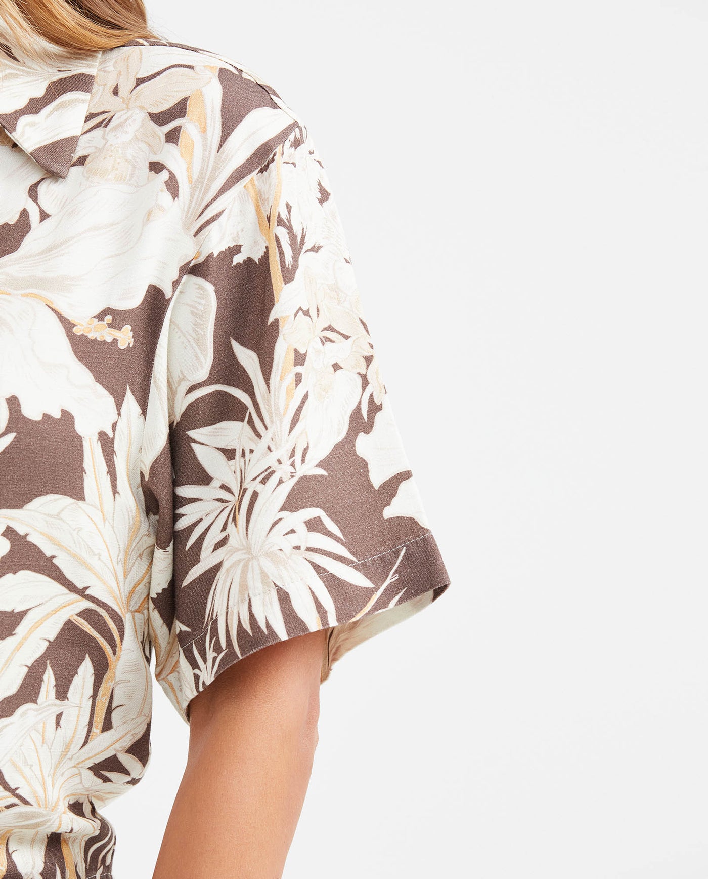 Women's Straight Fit Cropped Shirt with Maxi Floral Print in Viscose - 3