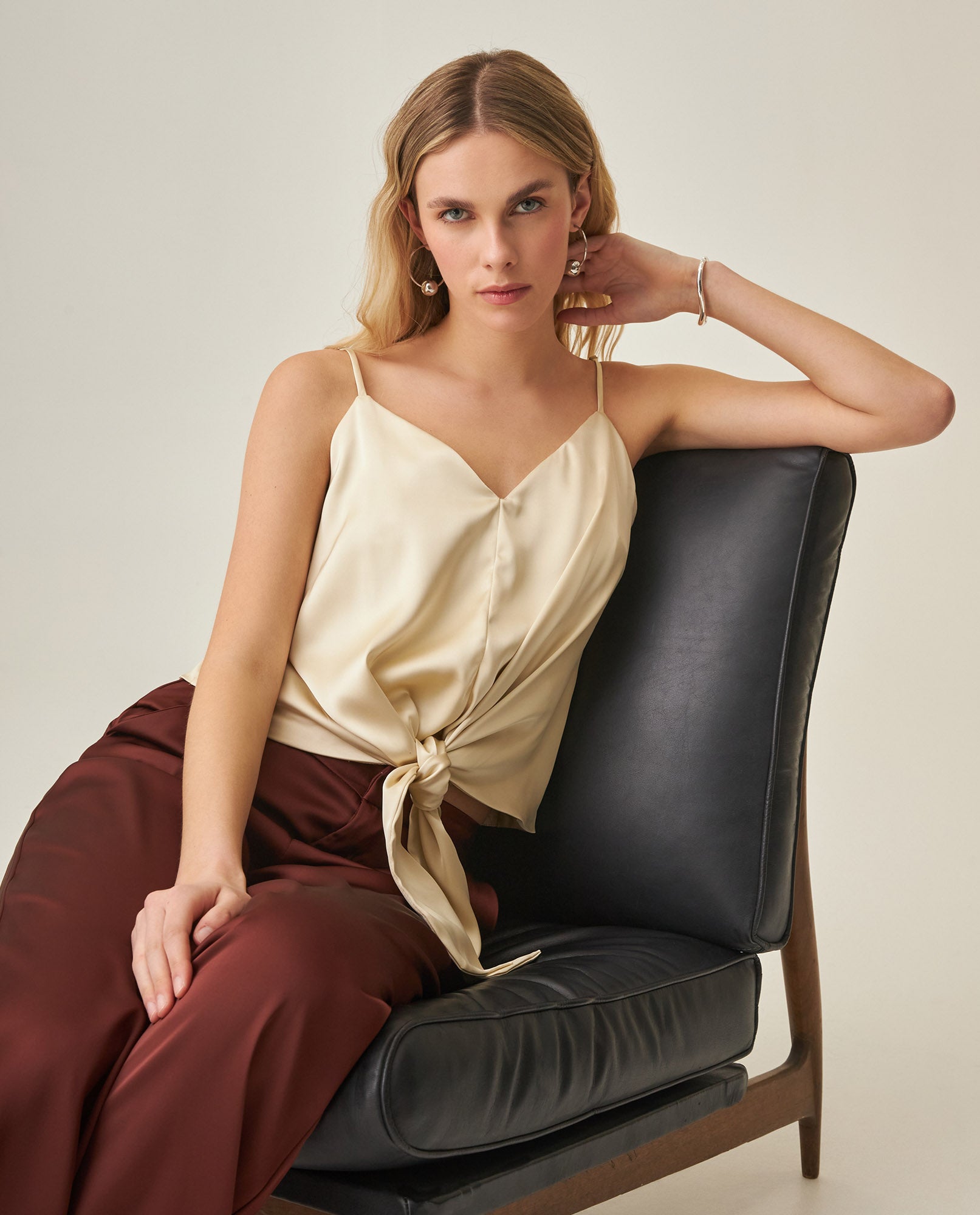 Women´s V-Neck Blouse - Raw 63_712H009_CRU120908_3