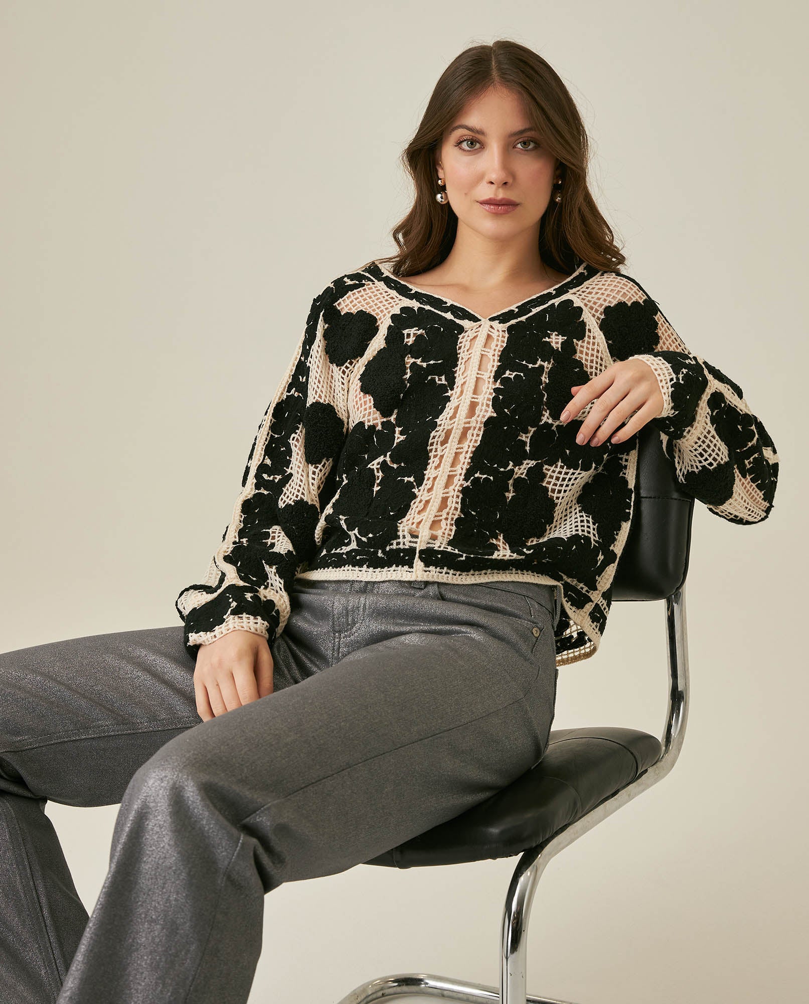 Womens Open-Knit Floral Shirt - Black 63_714H008_NEG194007_4