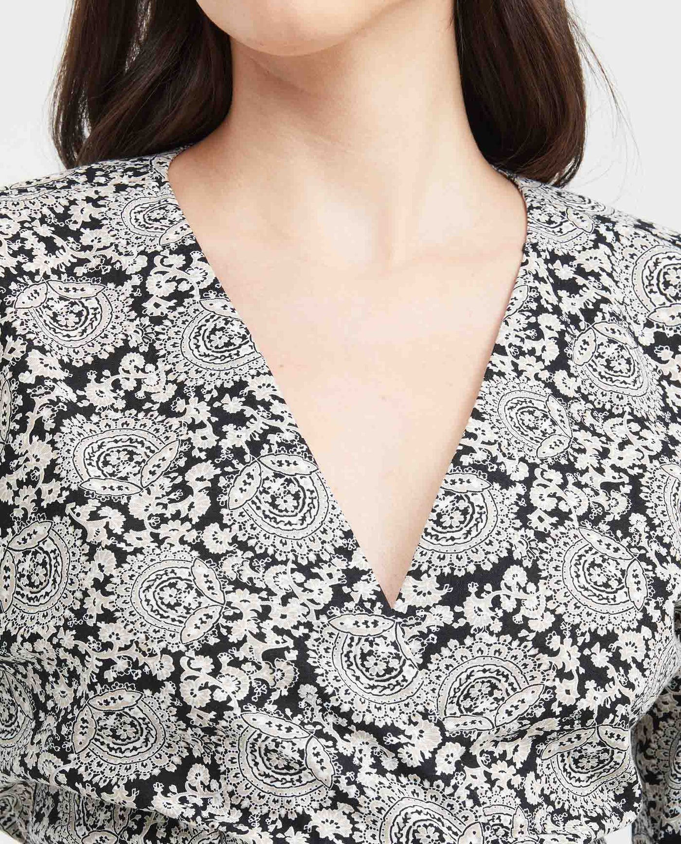 Women´s Printed Voluminous-Sleeve Blouse - Black 63_719F001_NEG194007_4