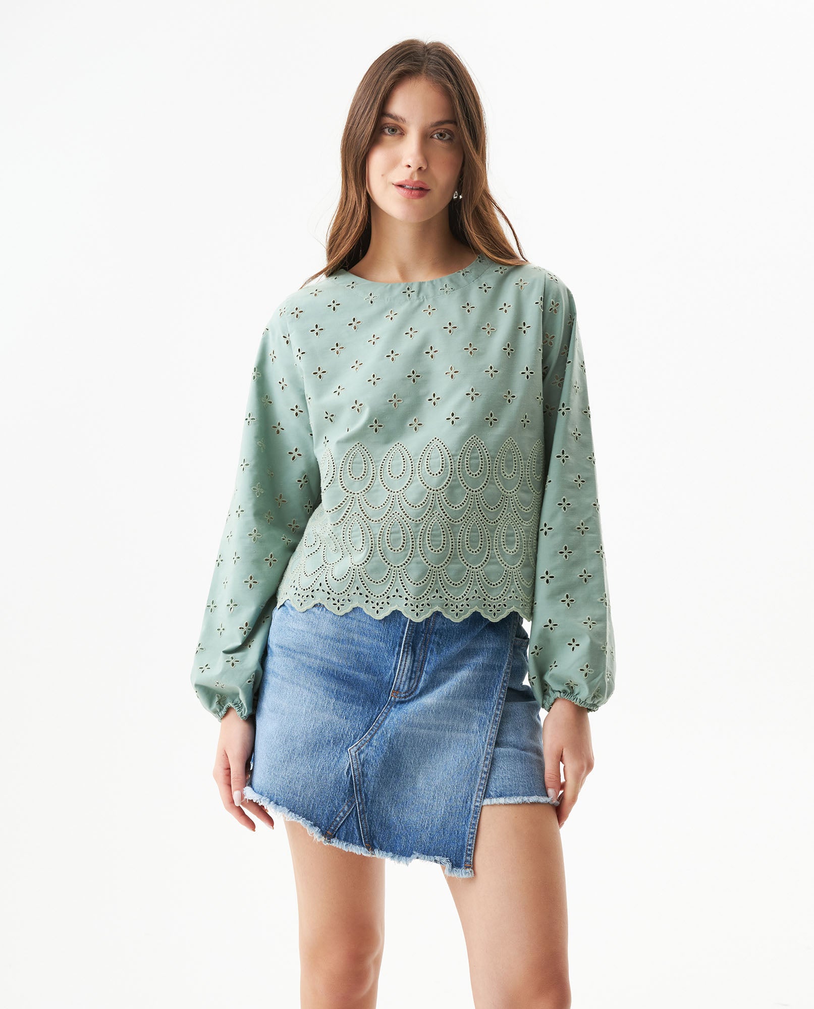 Women's Continuous Embroidered Wide Shirt in Polyester-Cotton Blend, Ceremony - 2